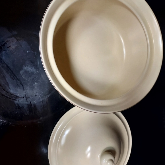 Pfaltzgraff Cover Caserole Copyright USA. - Picture 4 of 8